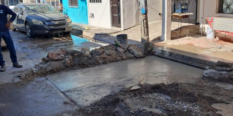 Trabajan Duro en Jumapam Contra los Baches