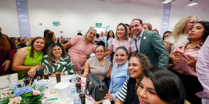 Yeraldine Bonilla Acudió al Festejo del Día de las madres del STASE