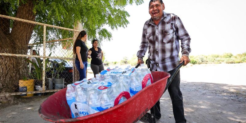 Estado Lleva Agua a Comunidades con Necesidad