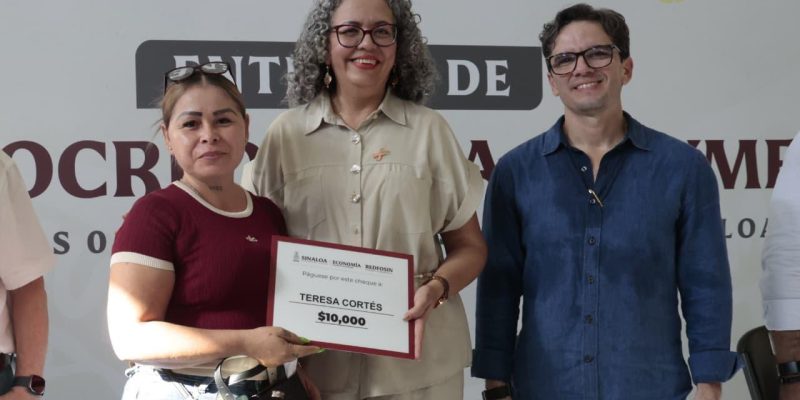 Entrega Gobierno del Estado Un Millon de Pesos a Microemoeesarios de Escuinapa