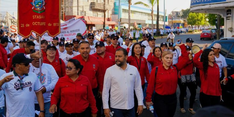 Conmemora Gobierno de Mazatlán el Día del Trabajo con participación en marcha sindical