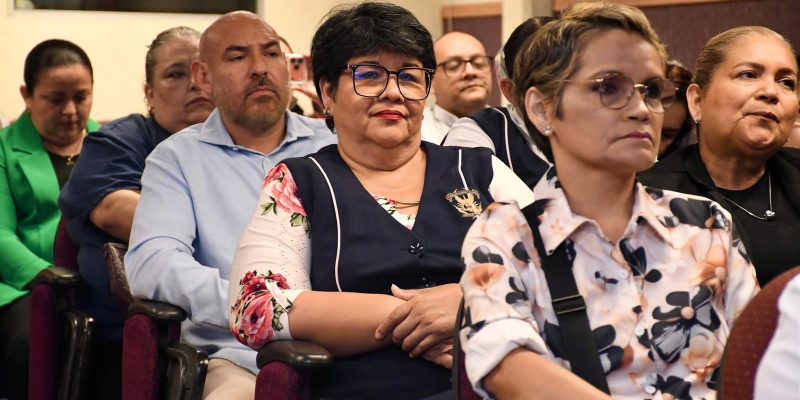 Entregan Base Laboral a 87 Maestros de Enfermería de la UAS