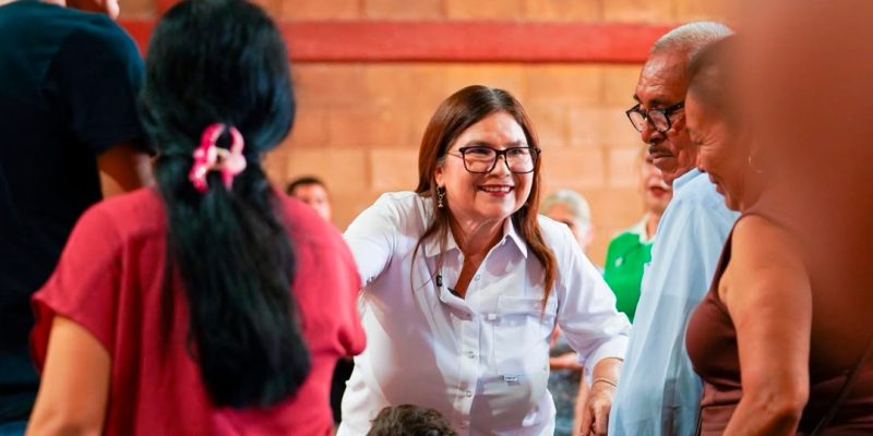 Recibe Imelda Castro el Respaldo de la gente en Choix