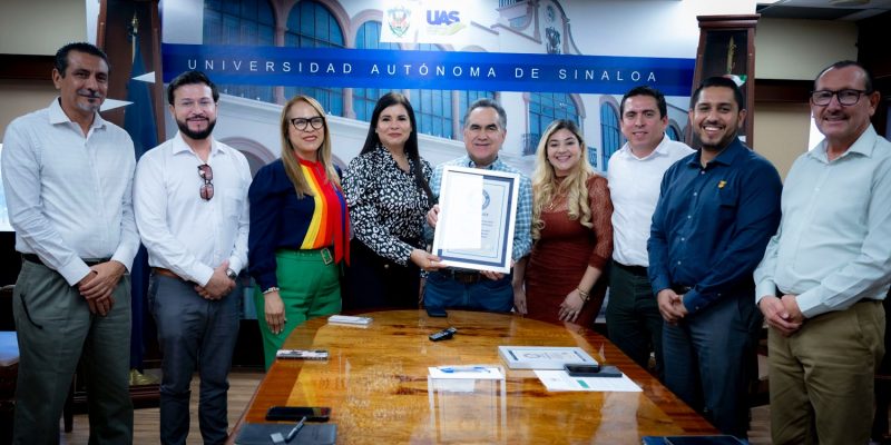 La UAS Recibió el certificado oficial del Récord Guinness
