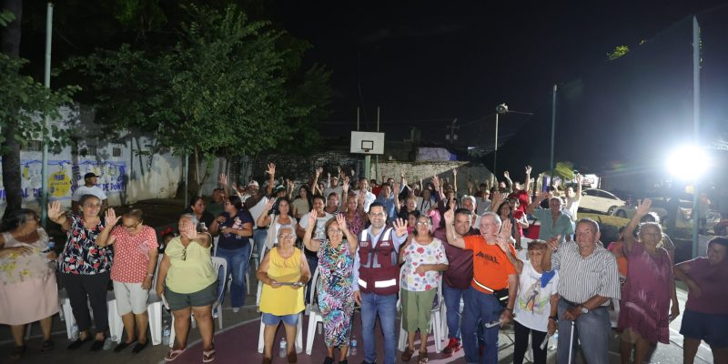 Carlos Escobar Recorre Colonias de Mazatlan