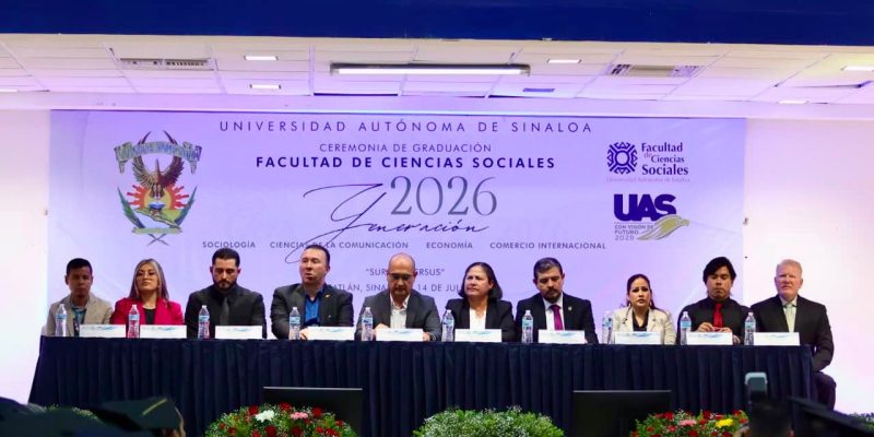 Acompaña Minerva Osuna Zavala Ceremonia de Graduación de la Facultad de Ciencias Sociales de la UAS